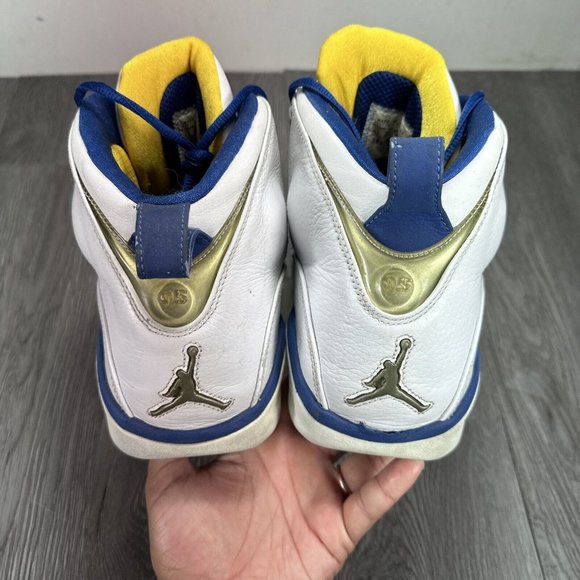 Athletic_Shoes